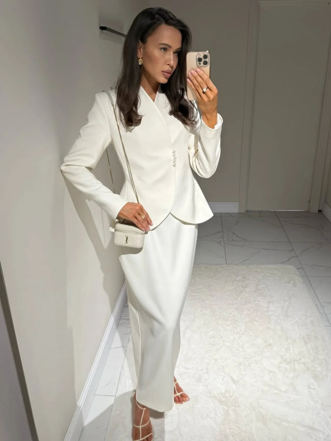 Conjunto Elegante de Dos Piezas con Chaqueta Peplum y Falda Midi | Alurea