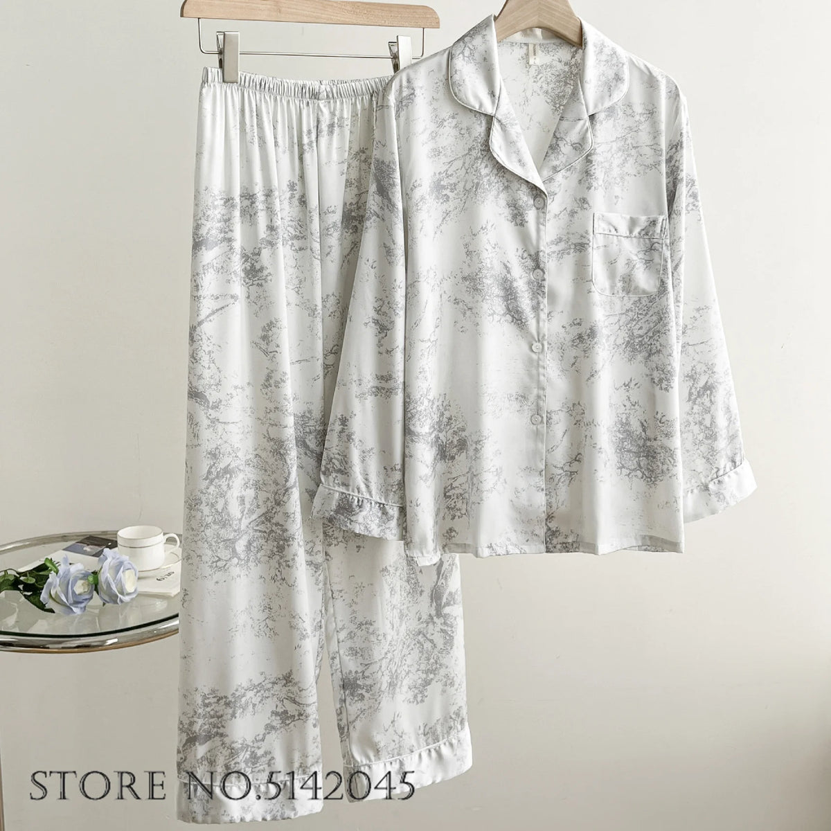 Conjunto de Pijama Elegante de Satén Estampado