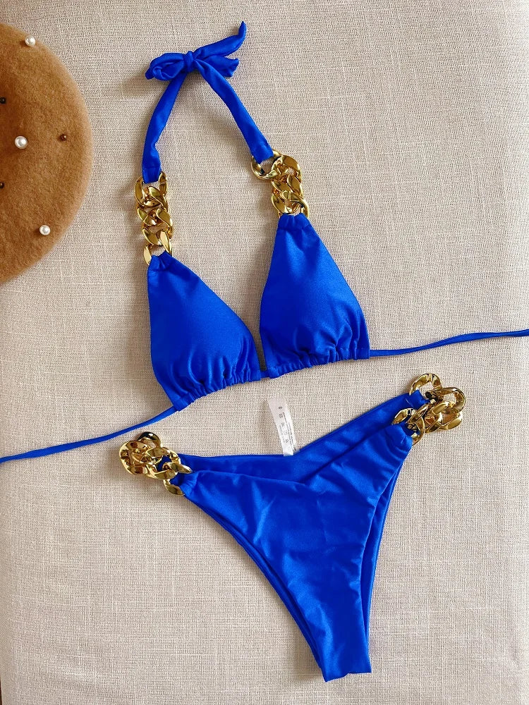 Bikini Negro Elegante con Detalles Dorados