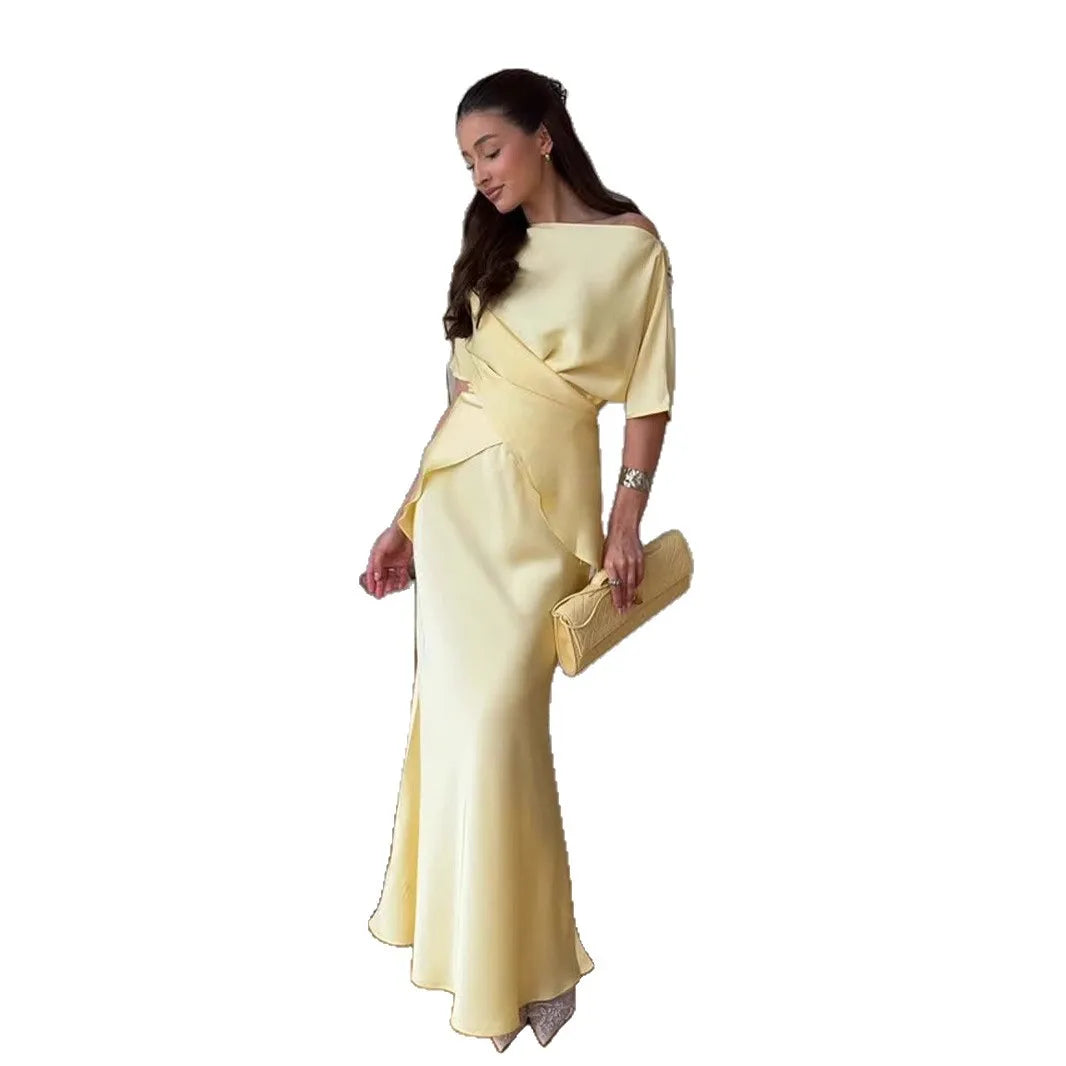 Vestido Largo Satinado con Cuello Barco y Cintura Cruzada - Amarillo Claro