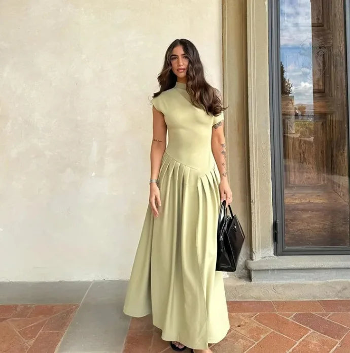 Vestido Largo Elegante de Escote Asimétrico con Falda de Tablones / Plisada
