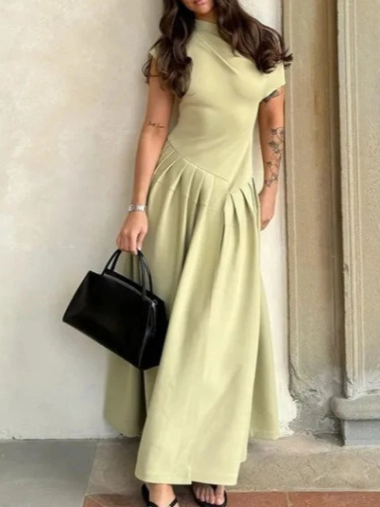 Vestido Largo Elegante de Escote Asimétrico con Falda de Tablones / Plisada