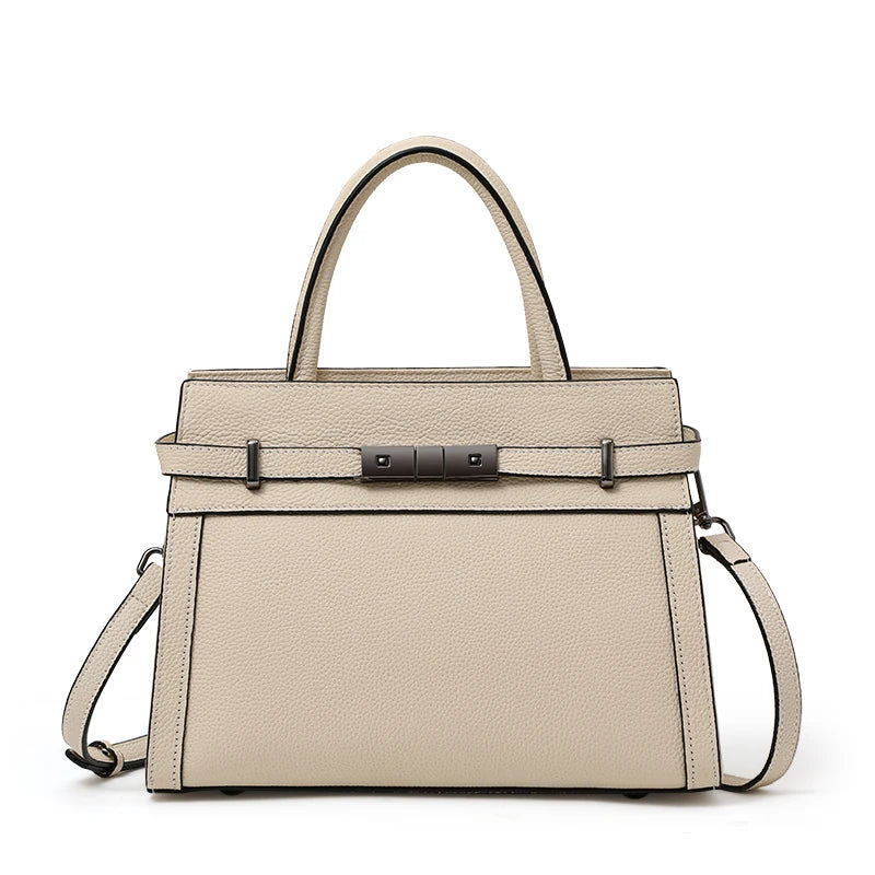 Bolso de Mano Estructurado con Detalle de Cinturón y Correa Ajustable