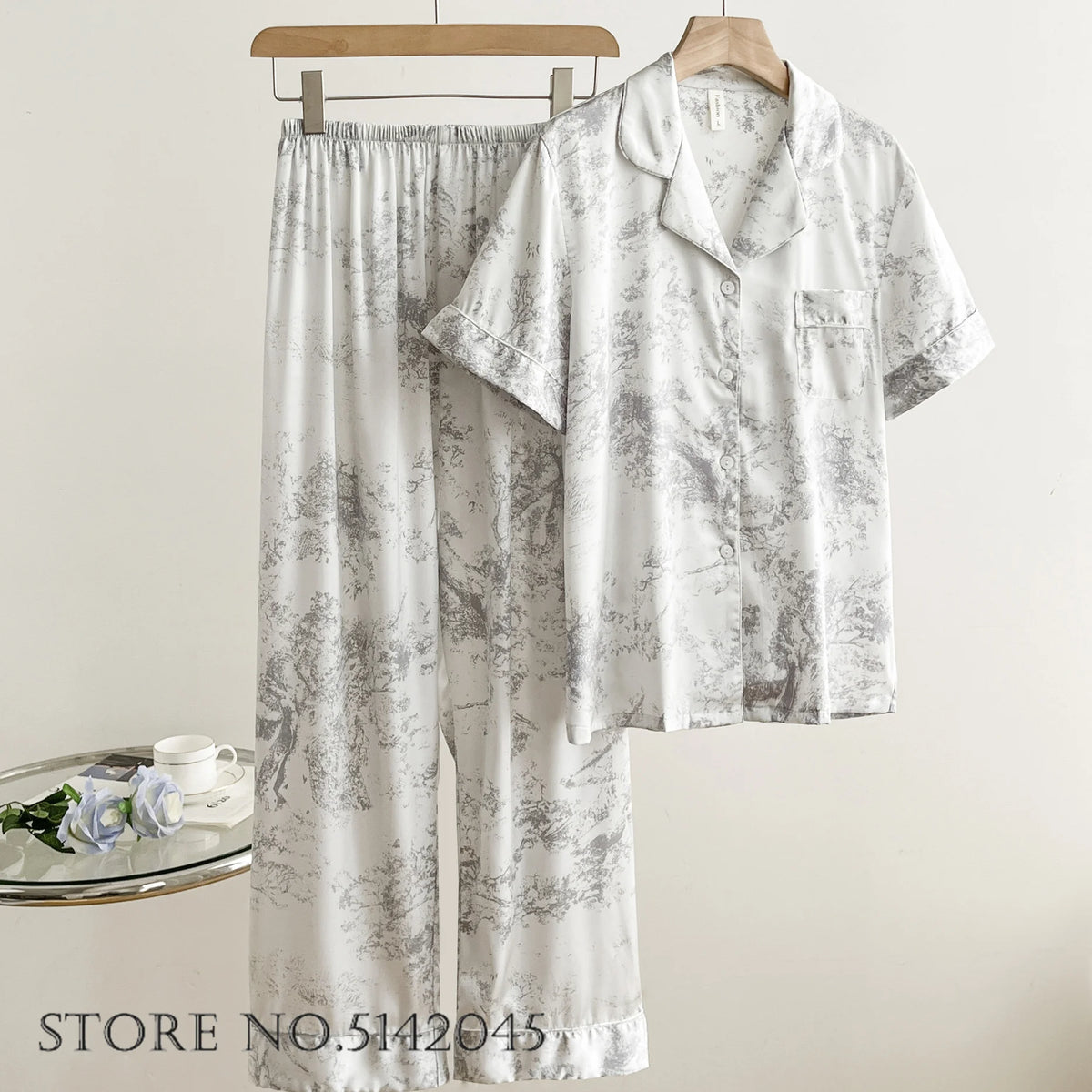 Conjunto de Pijama Elegante de Satén Estampado