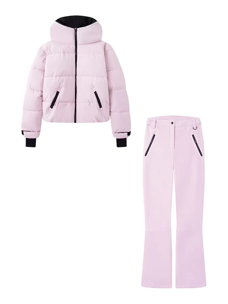 Traje de Esquí de Dos Piezas: Chaqueta Acolchada Crop con Capucha y Pantalón Ajustado - Rosa Pasteles