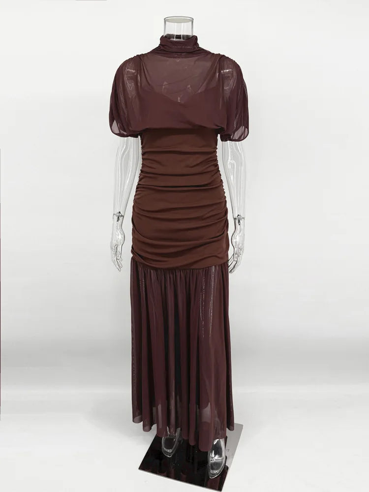 Sofisticación y sensualidad sutil en un diseño envolvente con transparencias que define tu figura.