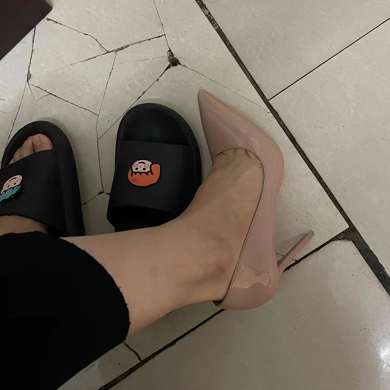 Zapatos de Salón Clásicos de Tacón Alto y Punta Fina — Alurea