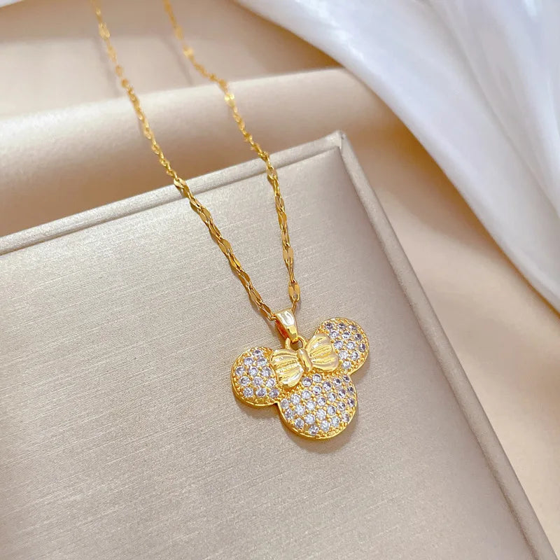 Collar Mariposa de Cristal Brillante – Cadena Dorada con Dije de Zirconias