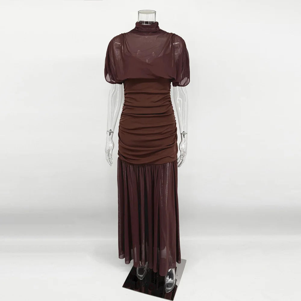 Sofisticación y sensualidad sutil en un diseño envolvente con transparencias que define tu figura.